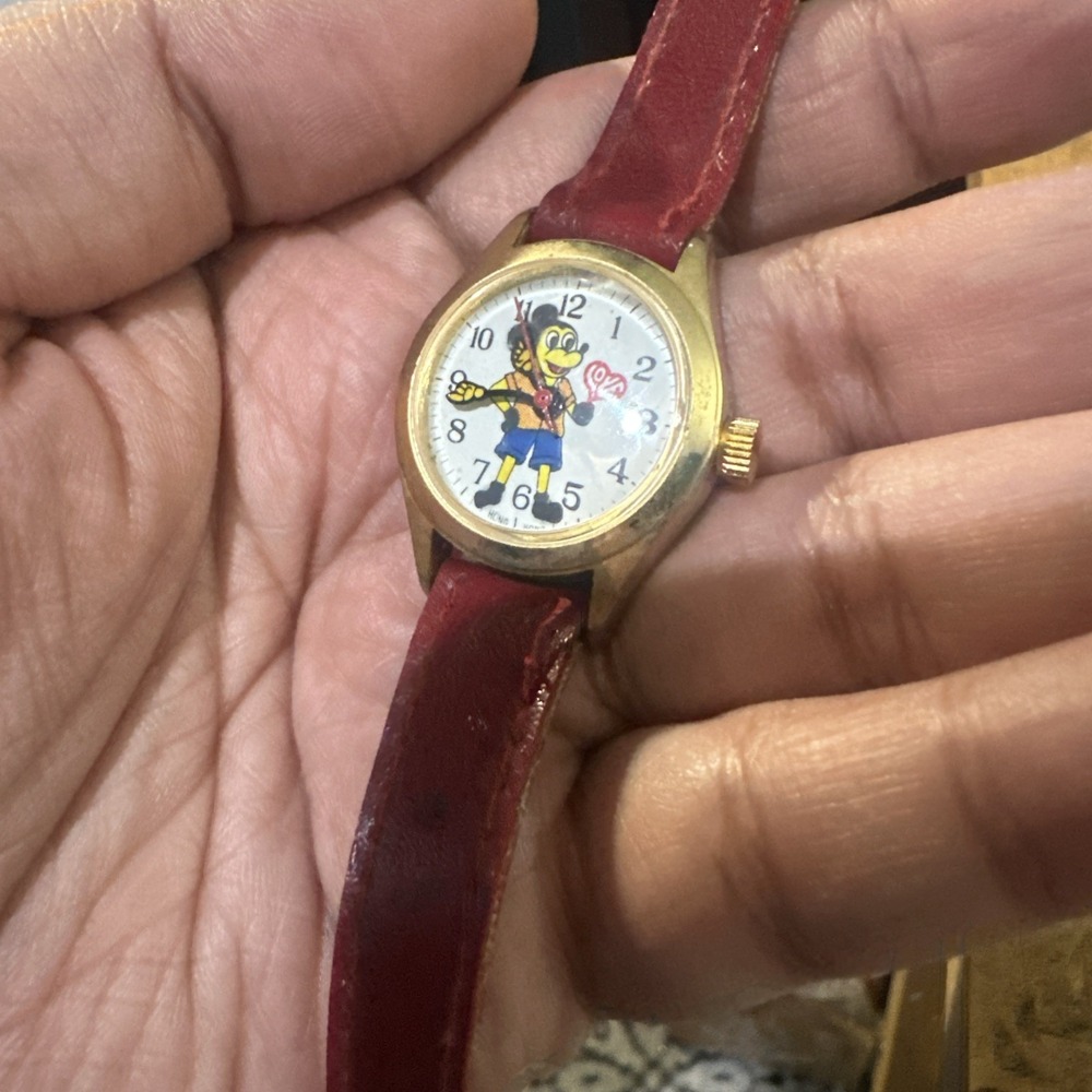 Working Vintage Mickey Mouse Manual Wind Gold Tone Ladies Watch Red 27mm Fit 6in